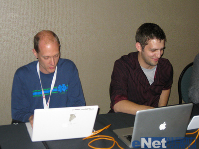 IE8再被攻破 微软12个小时作出回应 IE8再被攻破
微软12个小时作出回应