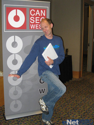 IE8再被攻破 微软12个小时作出回应 IE8再被攻破
微软12个小时作出回应