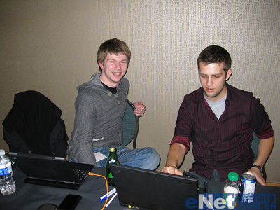 IE8再被攻破 微软12个小时作出回应 IE8再被攻破
微软12个小时作出回应