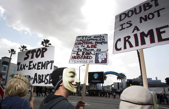 �ڿ���֯Anonymous���أ�FBI����Ȼ��֯��